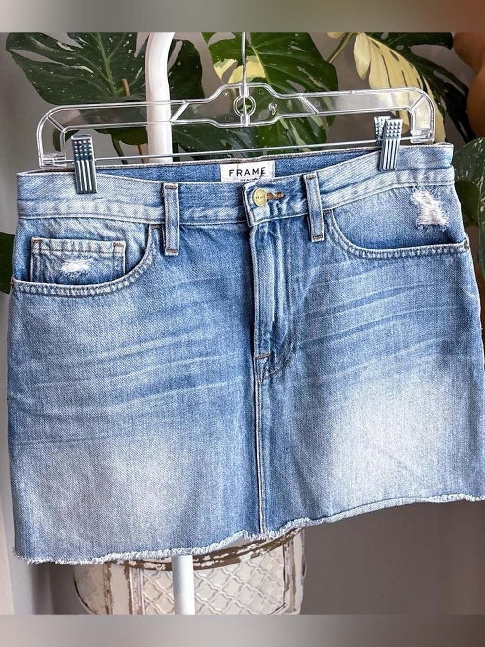 FRAME Ryde Denim Mini Skirt Size 27 Light Wash Distressed Raw Hem 100% Cotton